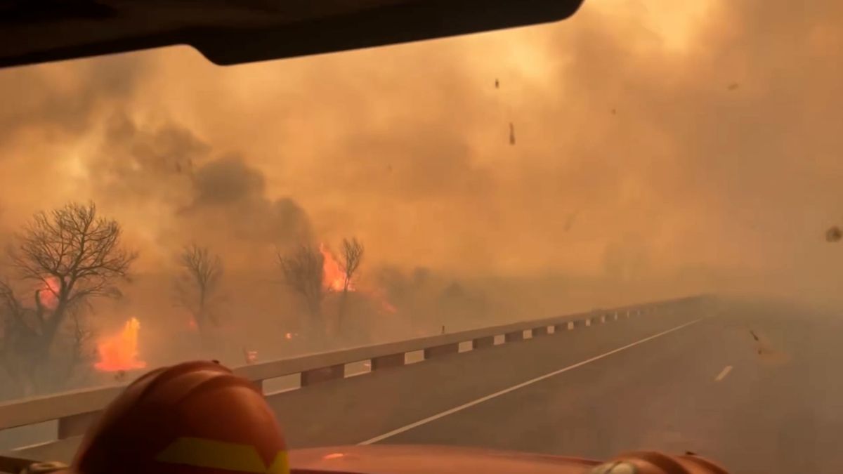 V Texasu zuří obří požár, největší v historii státu